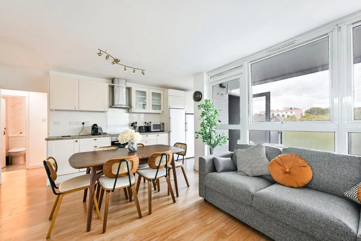Image 4 of Modern 5-Bedroom Duplex Flat near Regents Park and Great Portland St