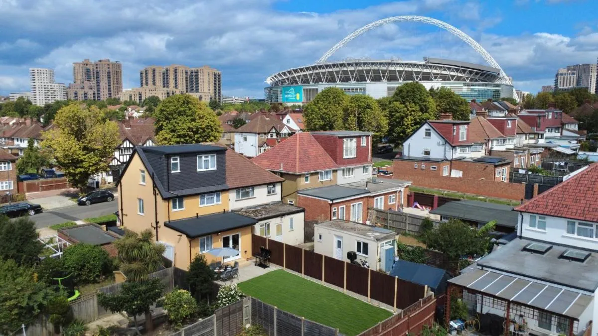 Image 3 of Modern 5 Bed Home by Wembley Stadium Sleeps 11 and Free Parking