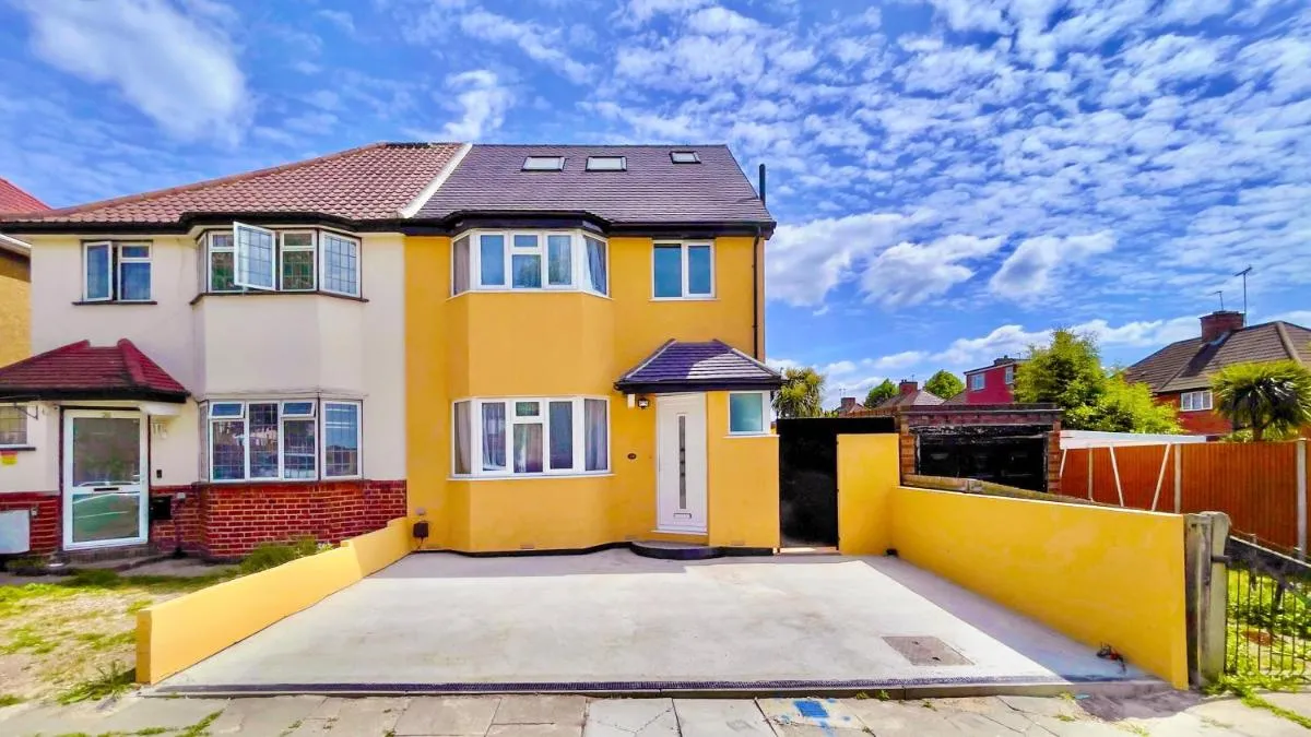 Image 2 of Modern 5 Bed Home by Wembley Stadium Sleeps 11 and Free Parking