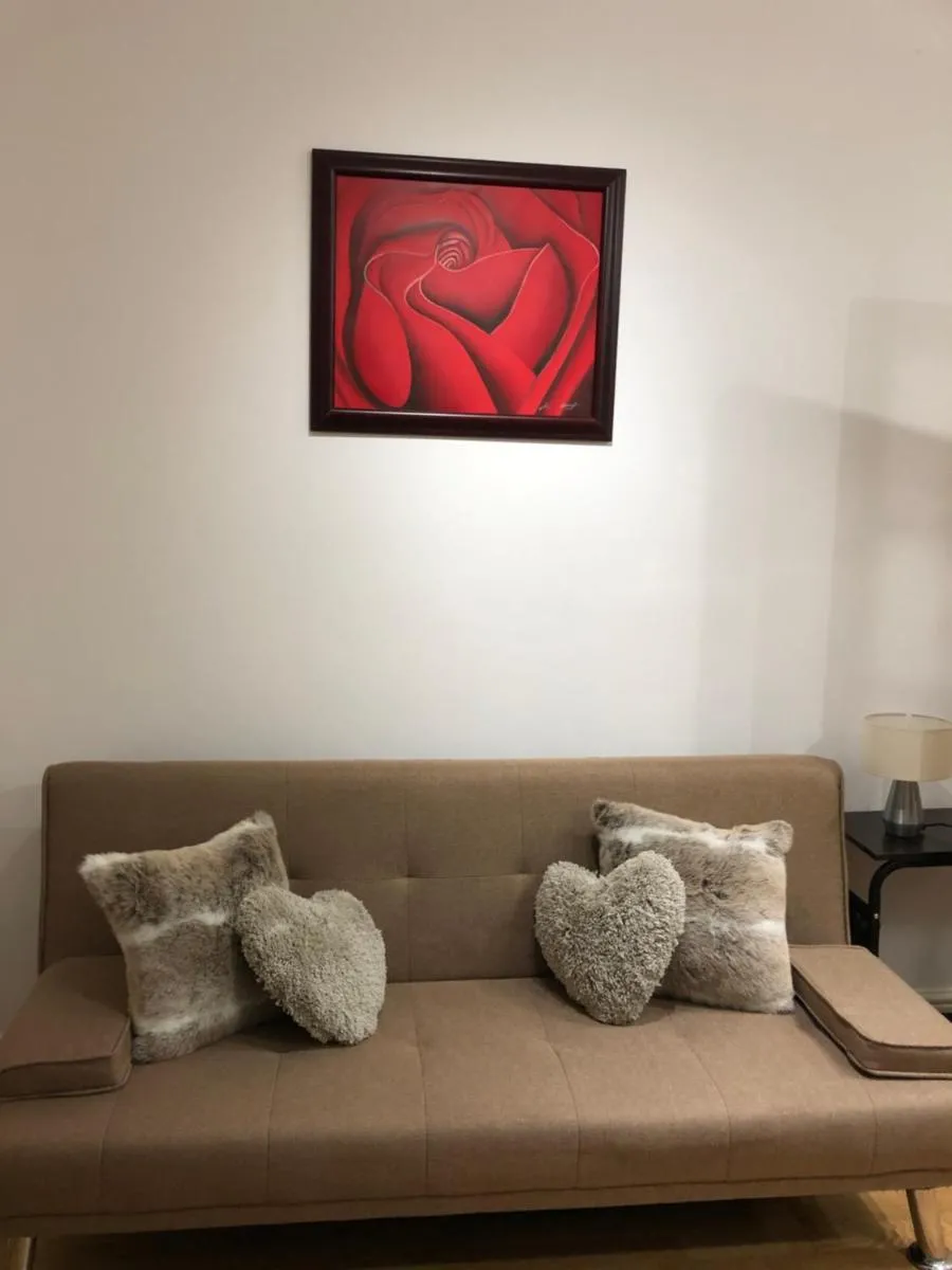 Image 3 of Modern Apartment in Twickenham Highstreet