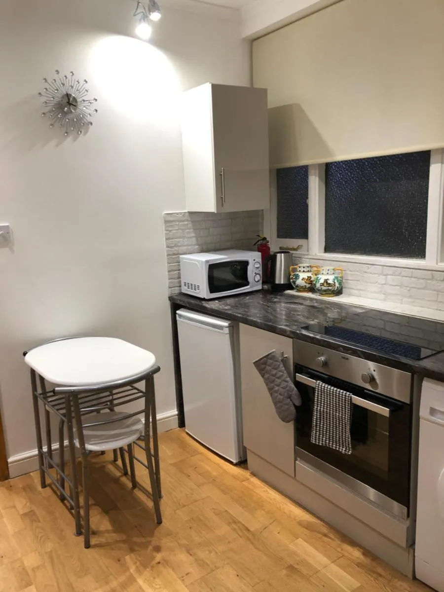 Image 5 of Modern Apartment in Twickenham Highstreet