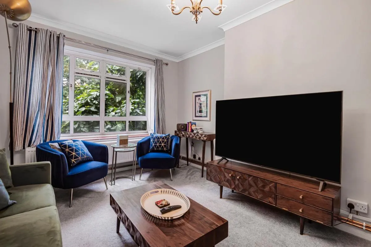 Image 2 of Modern Apartment in the heart of Battersea Park – Pass the Keys
