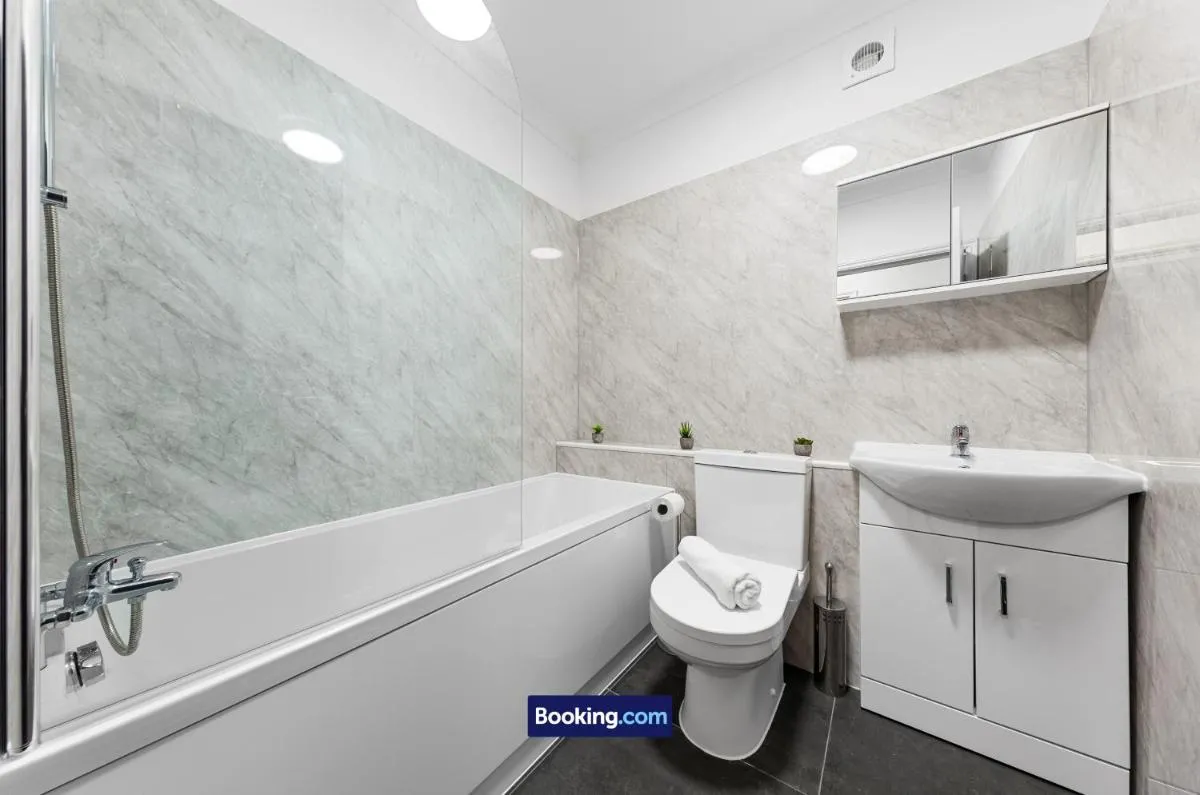 Image 4 of Modern, Central & Comfy Apt By Stay Smart Short Lets & Serviced Accommodation Deptford With Free WiFi