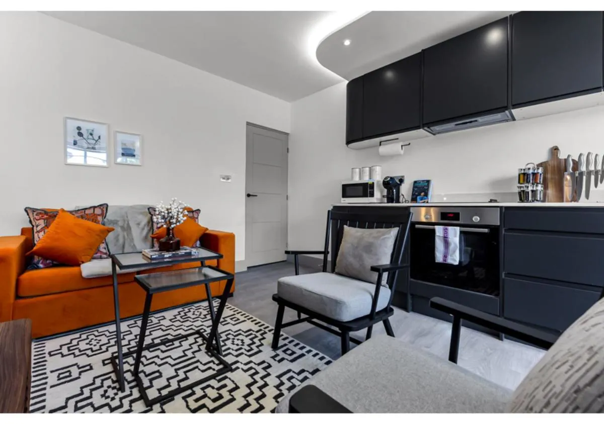 Image 4 of Modern Comforts 2 BD Flat – Sleeps 5