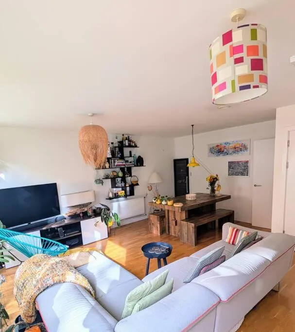 Image 5 of Modern East London Apt, 3 bedrooms, 2 Bathrooms