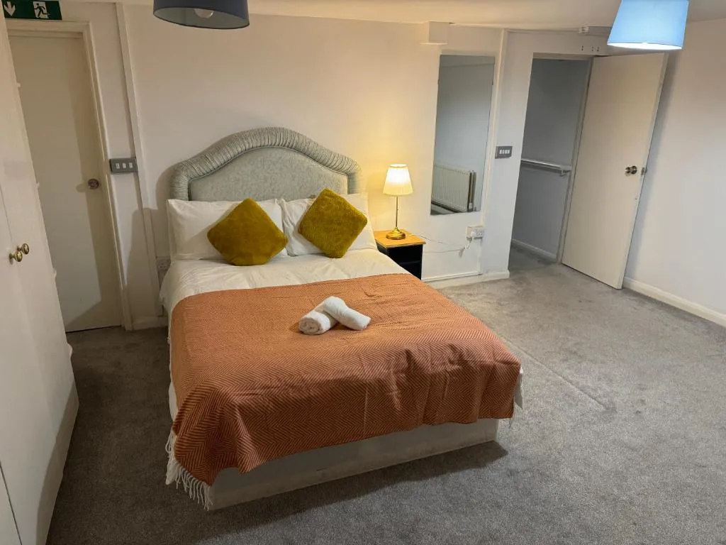 Modern En-Suite Rooms by Finsbury Park Station 8 mins to King’s Cross by Tube