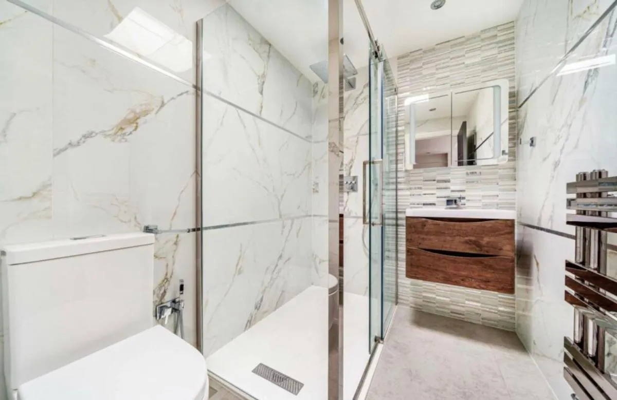 Image 3 of Modern Family Home in Greater London