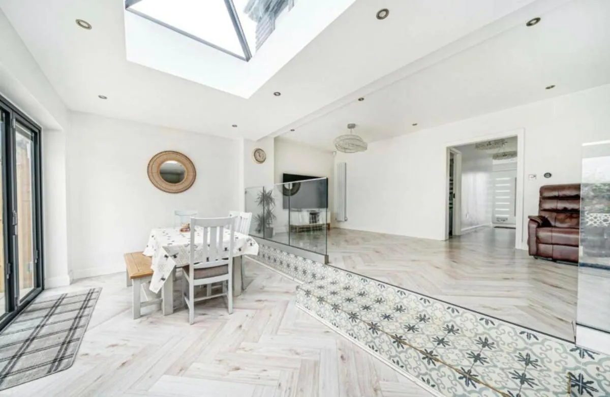 Image 4 of Modern Family Home in Greater London