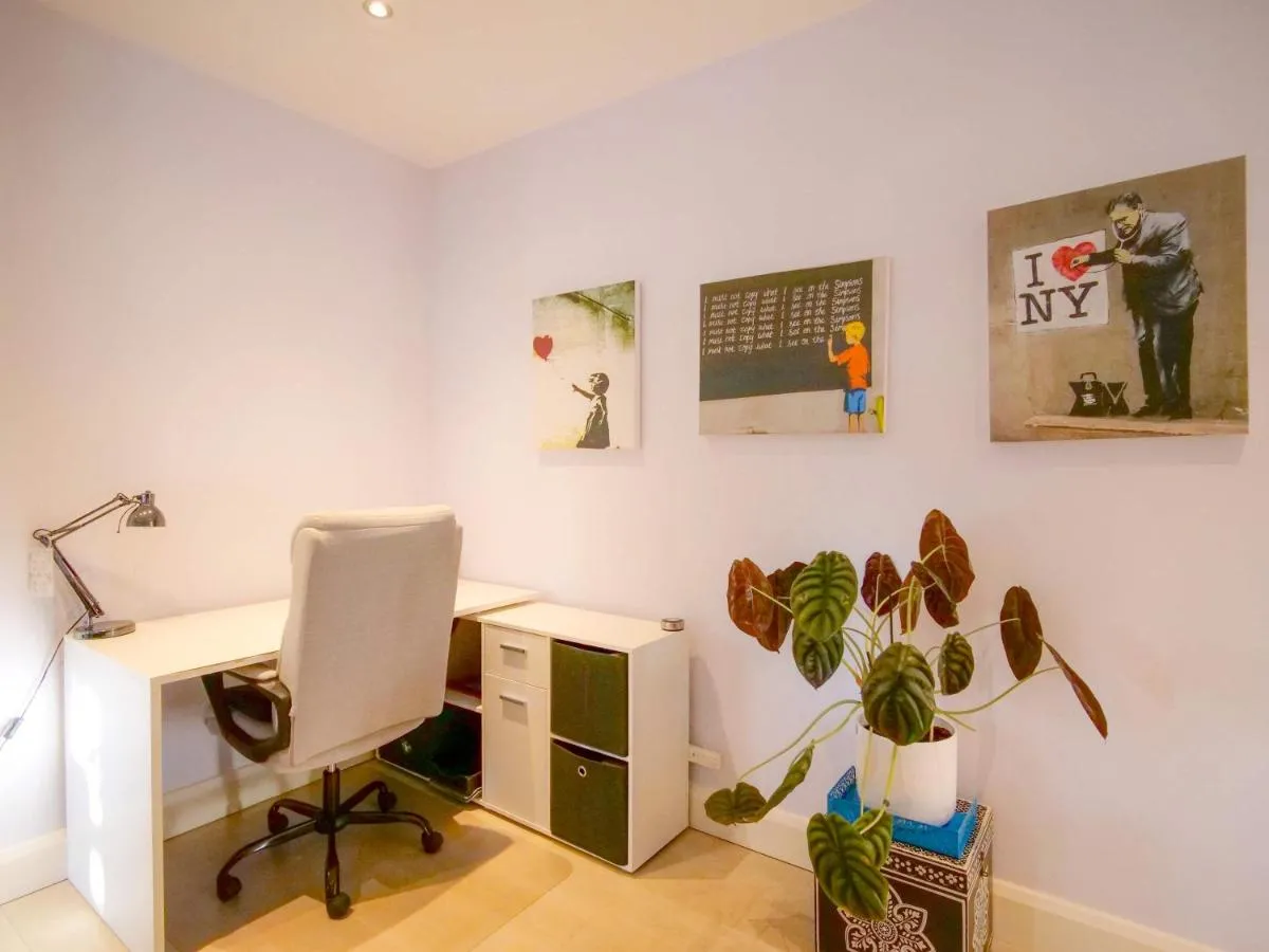 Image 4 of Modern Finchley Apartment with Garden