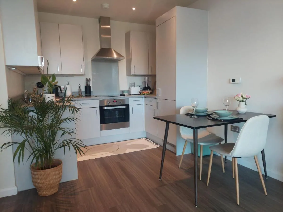Image 4 of Modern Flat Close to Heathrow Airport & Central London