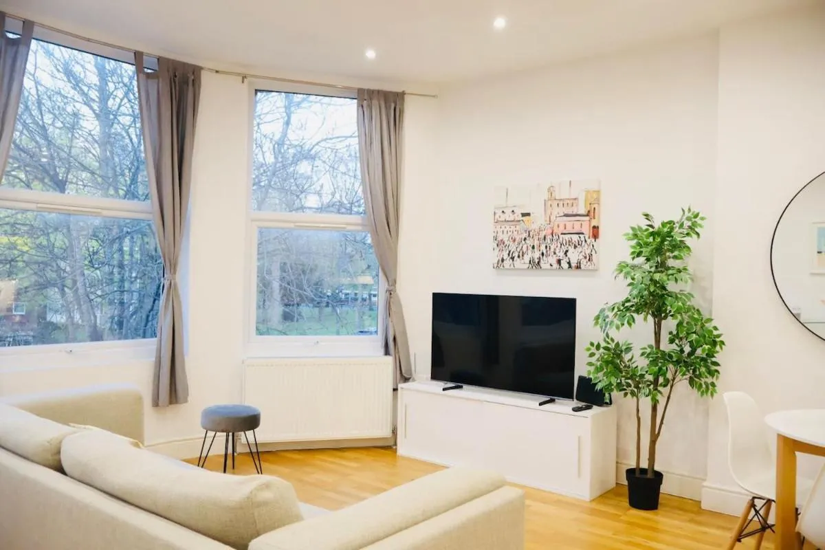 Image 5 of Modern Flat in London