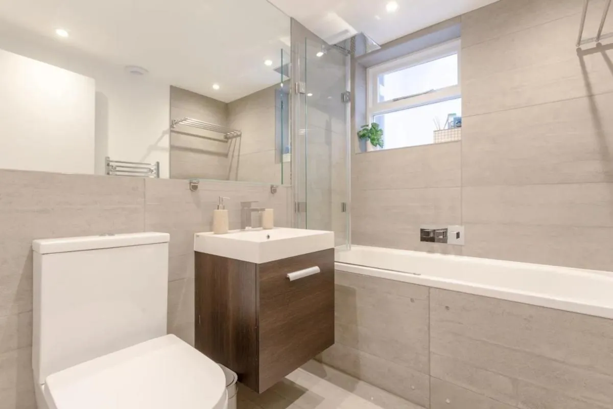 Image 5 of Modern Flat in the Heart of West London