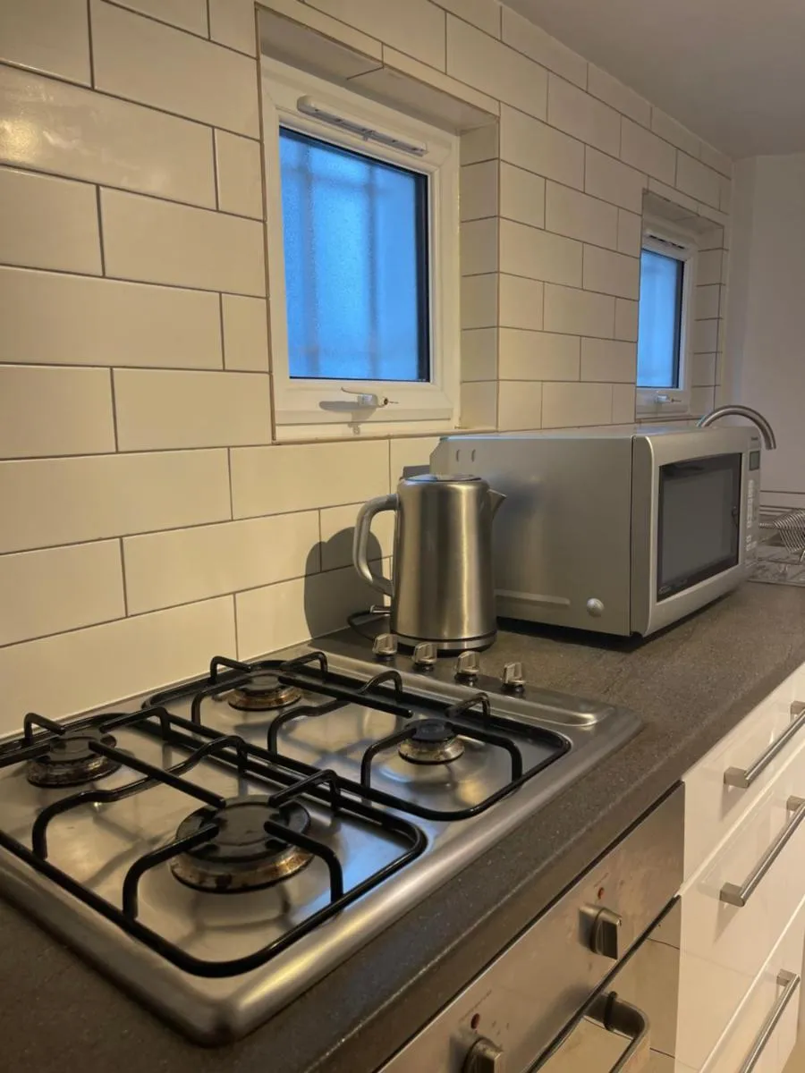 Image 4 of Modern Kensington Apartment 5 min to Piccadilly
