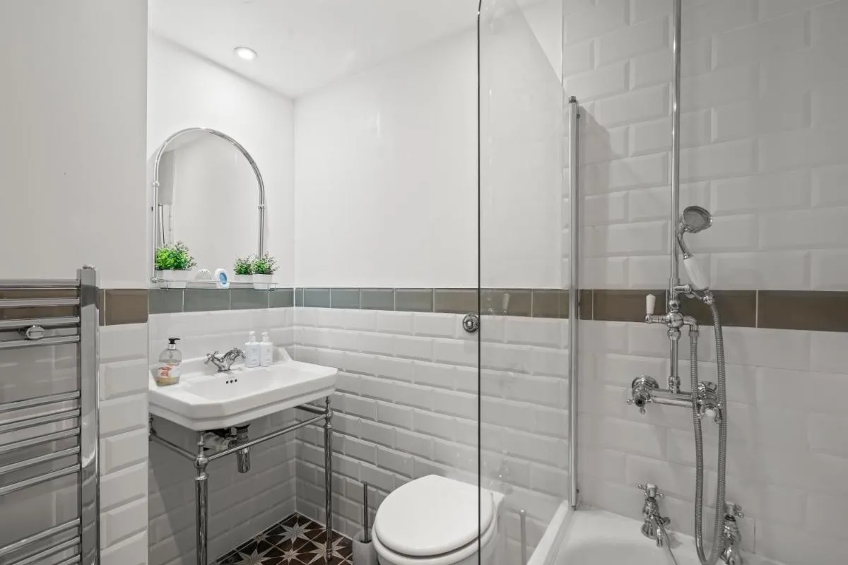 Image 5 of Modern Kensington Apartments