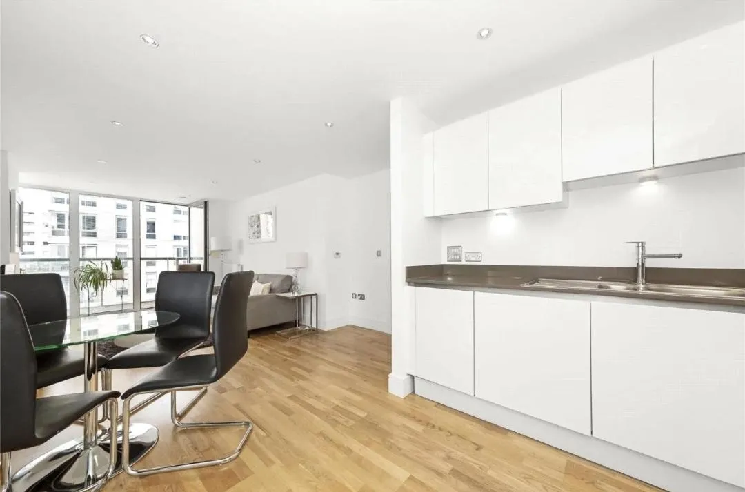 Image 4 of Modern Large 2Bed Apartment London Cutty Sark Greenwich Close to Canary Wharf – Great transport links