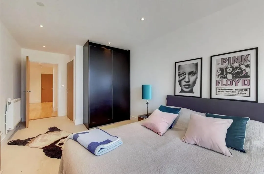 Image 2 of Modern Large 2Bed Apartment London Cutty Sark Greenwich Close to Canary Wharf – Great transport links