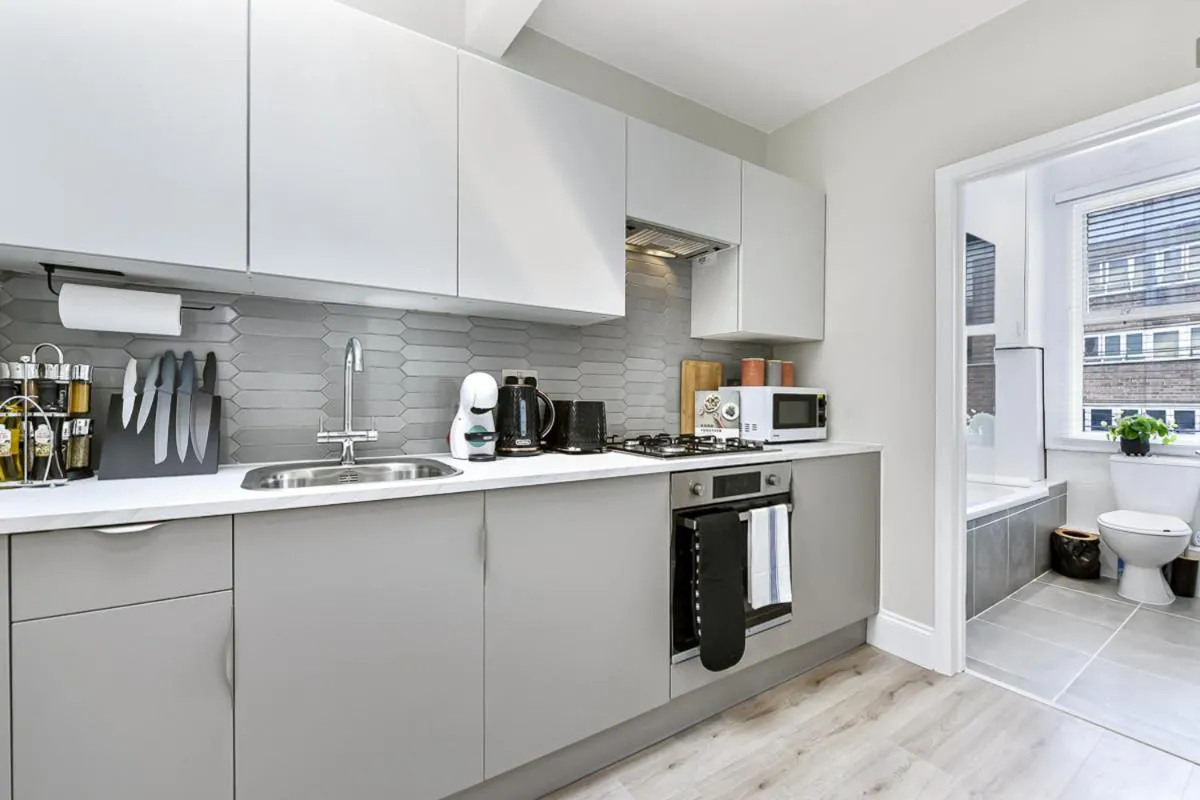 Image 4 of Modern London Apartment Close To Tube Station