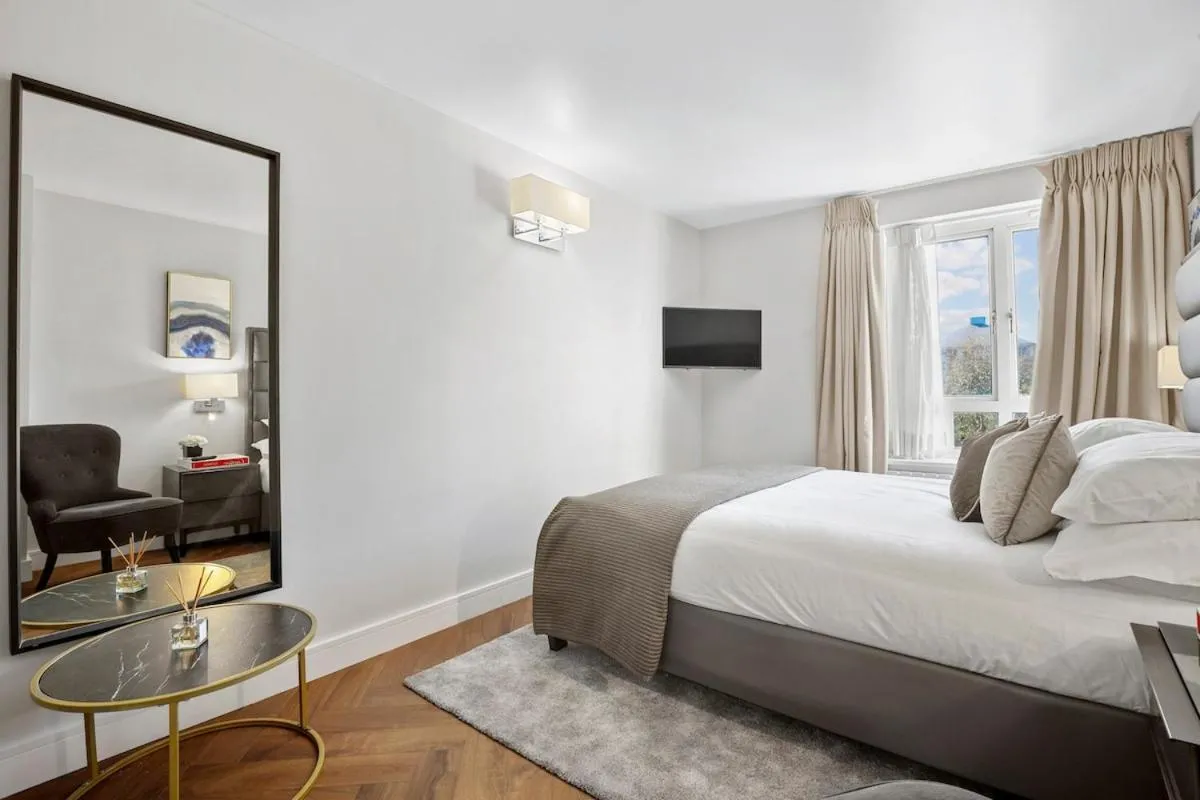 Image 5 of Modern Luxe 1 Bedroom Apartment with central location