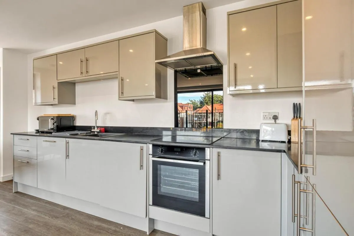 Image 3 of Modern Penthouse in Wembley