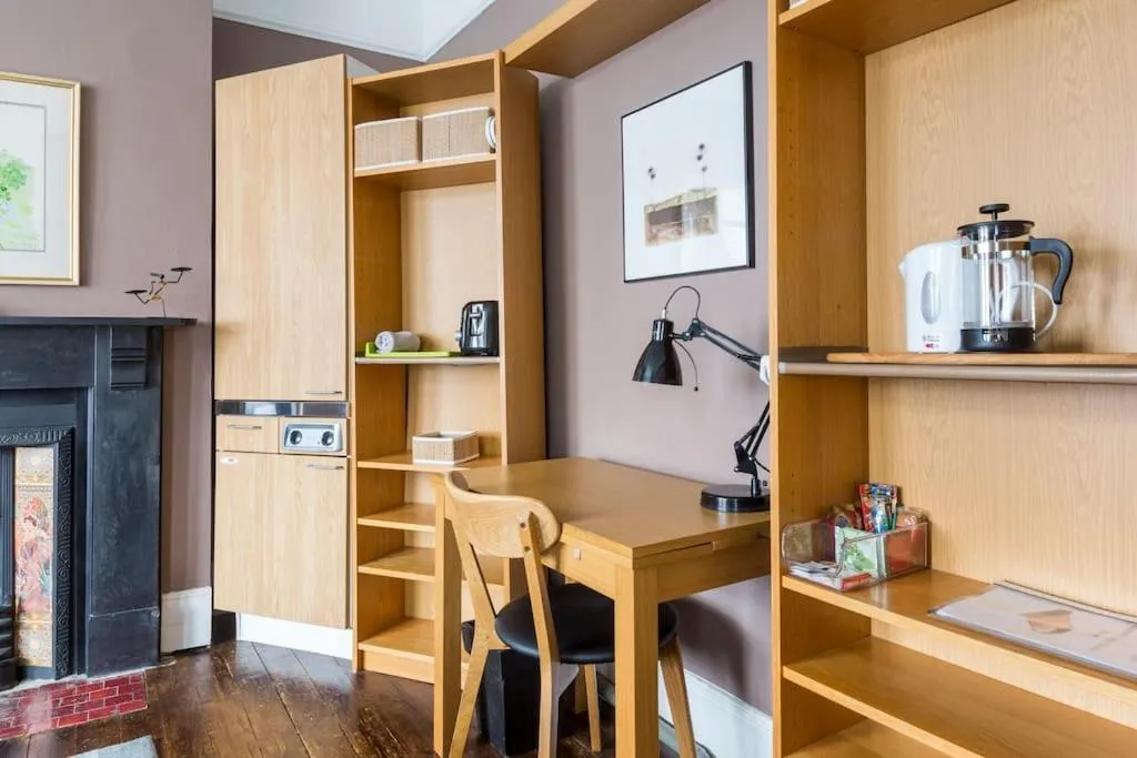 Image 3 of Modern Private Studio Room