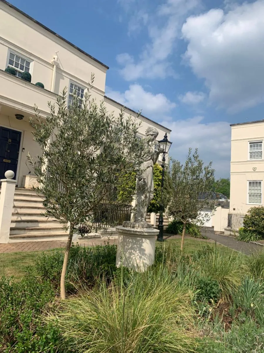 Image 3 of Modern Regency Townhouse London
