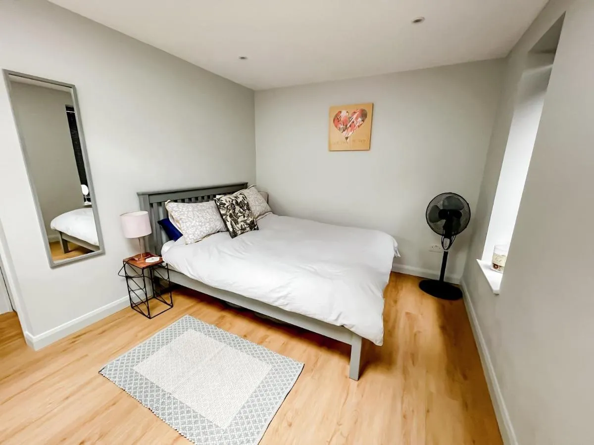 Image 3 of Modern Self Contained Garden Annexe Sleeps up to 4