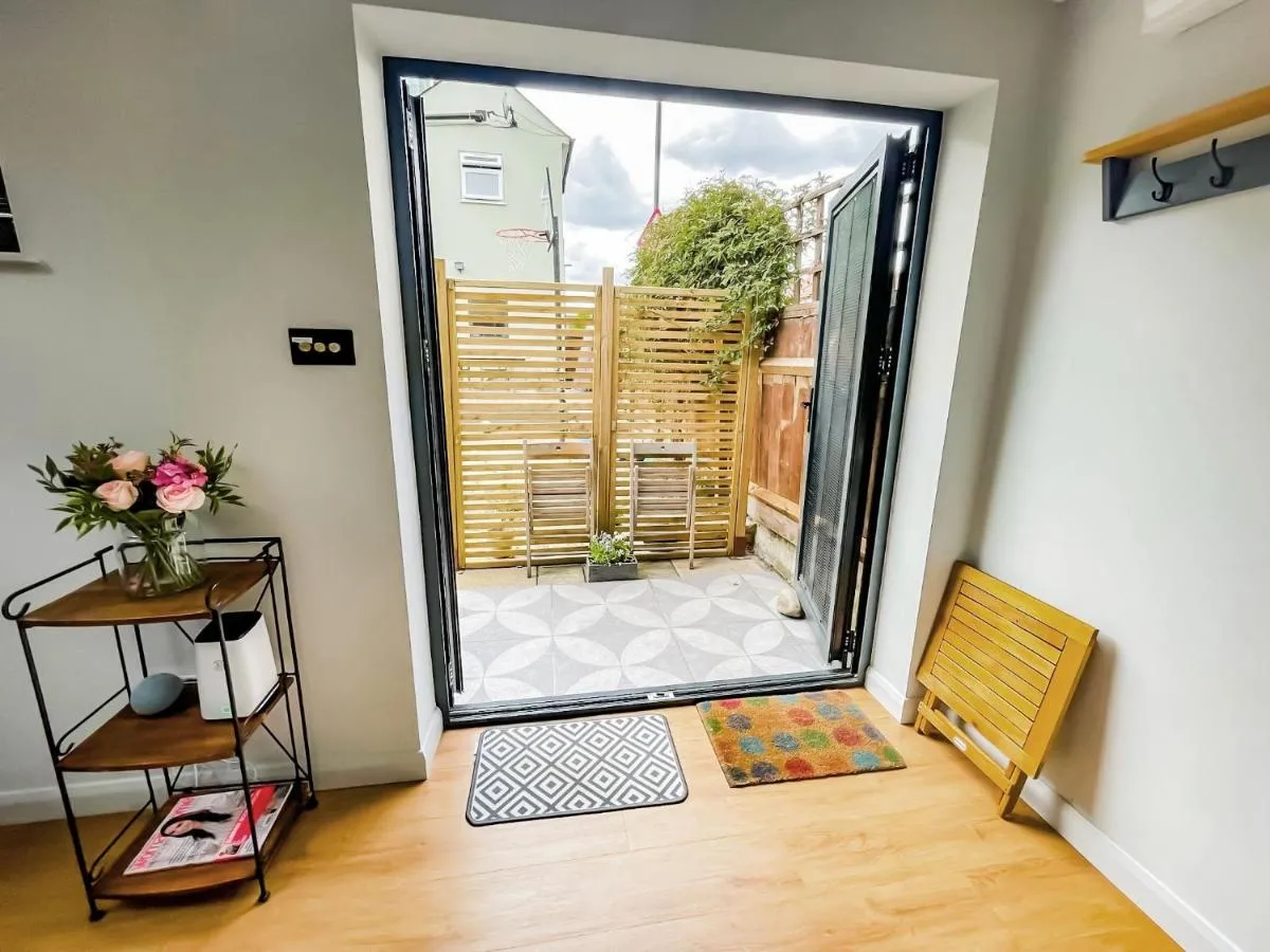 Image 5 of Modern Self Contained Garden Annexe Sleeps up to 4