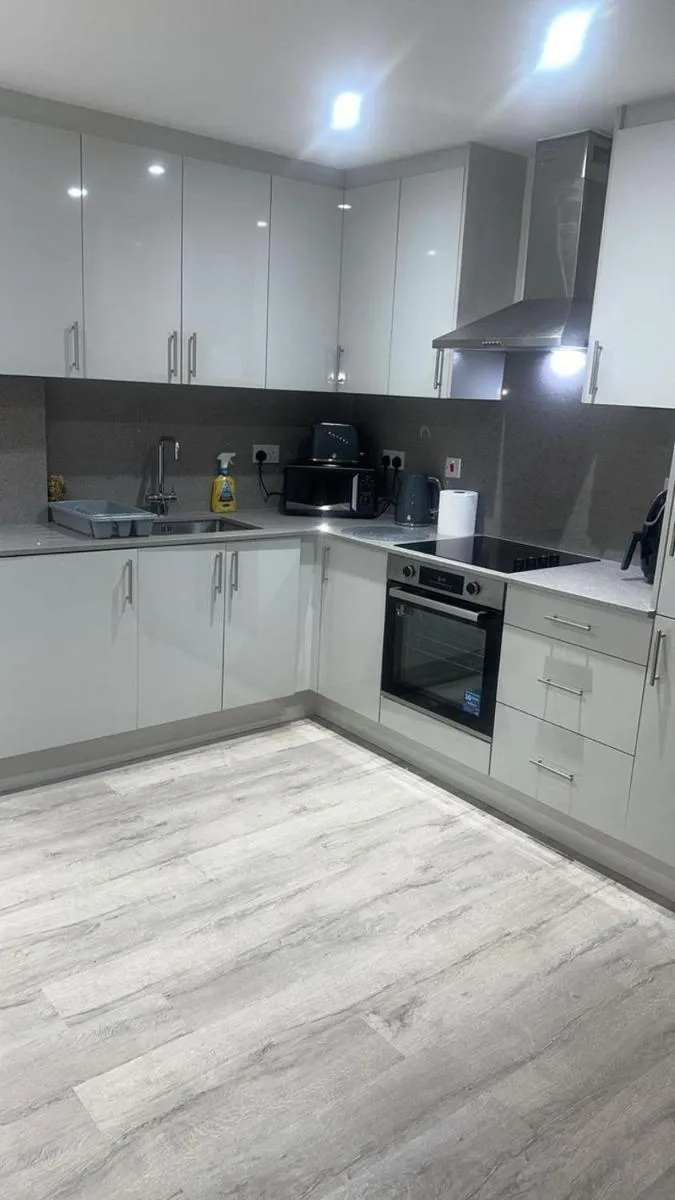 Image 4 of Modern Studio Near Heathrow, Tube and Hounslow High Street