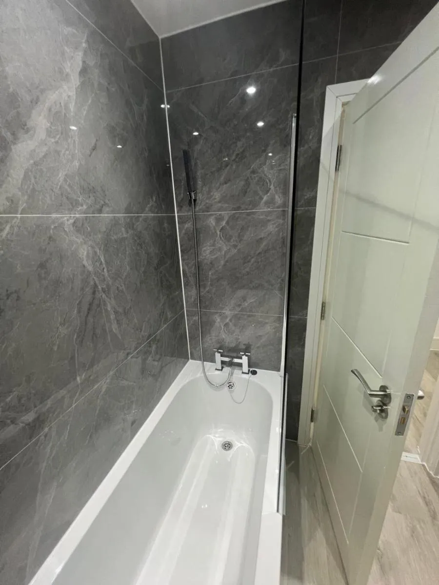 Image 5 of Modern Studio Near Heathrow, Tube and Hounslow High Street