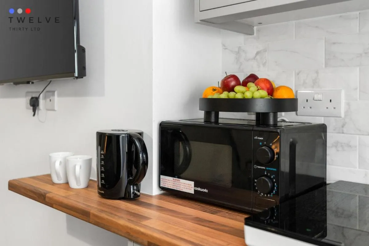 Image 5 of Modern Studio with En-Suite & Kitchenette 2 – Brixton