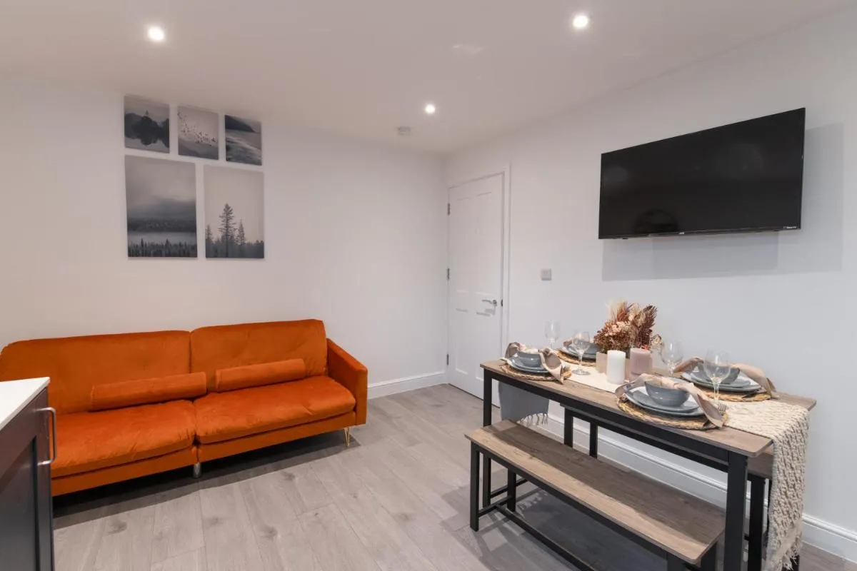 Image 5 of Modern, Stylish, cosy, Finchley London 3 Bed 2 bath Apartment with Free Parking