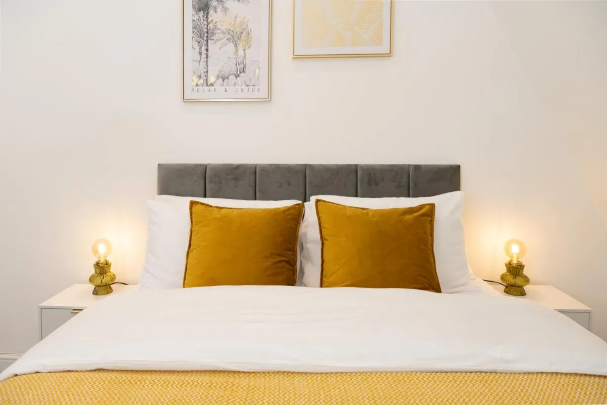Image 2 of Modern, Stylish, cosy, Finchley London 3 Bed 2 bath Apartment with Free Parking
