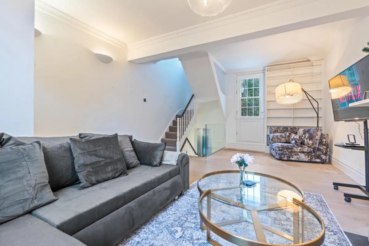 Image 4 of Modern & Spacious Luxury 4 Bedroom in Camden Town – Free Wi-Fi