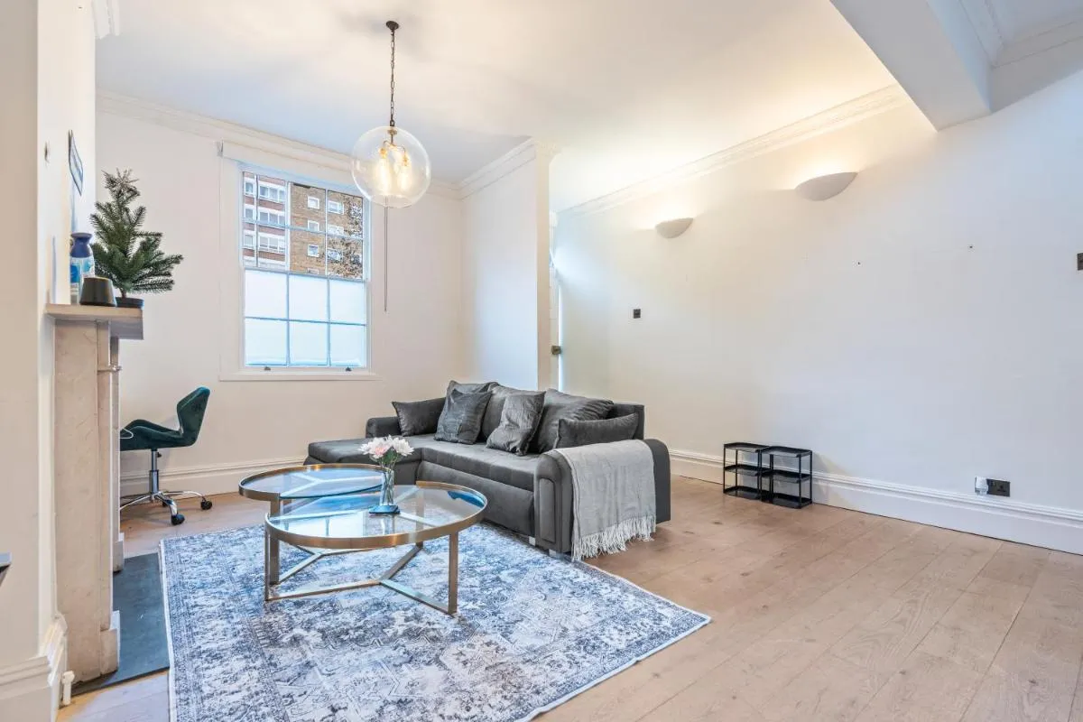 Image 3 of Modern & Spacious Luxury 4 Bedroom in Camden Town – Free Wi-Fi