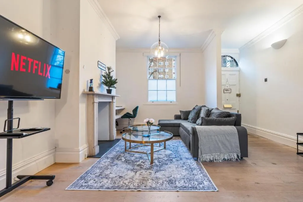 Image 1 of Modern & Spacious Luxury 4 Bedroom in Camden Town – Free Wi-Fi