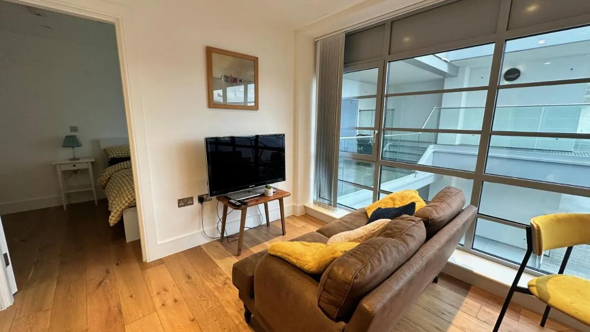 Image 3 of Modern & stylish 1 bedroom flat