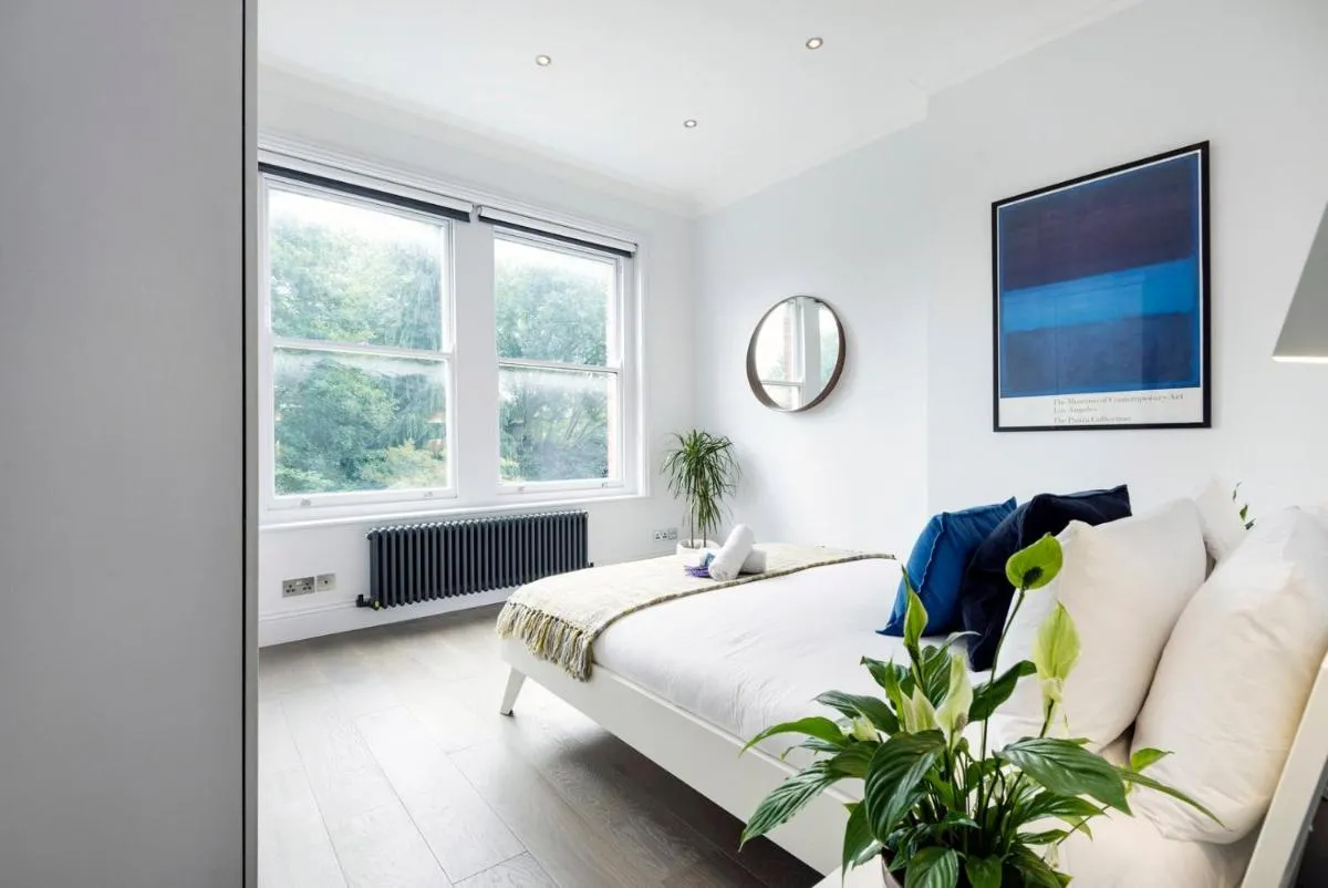 Image 3 of Modern and Bright Highgate Gem