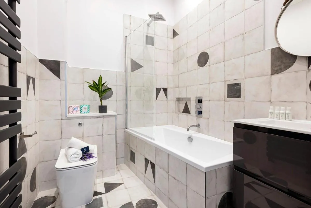 Image 5 of Modern and Bright Highgate Gem