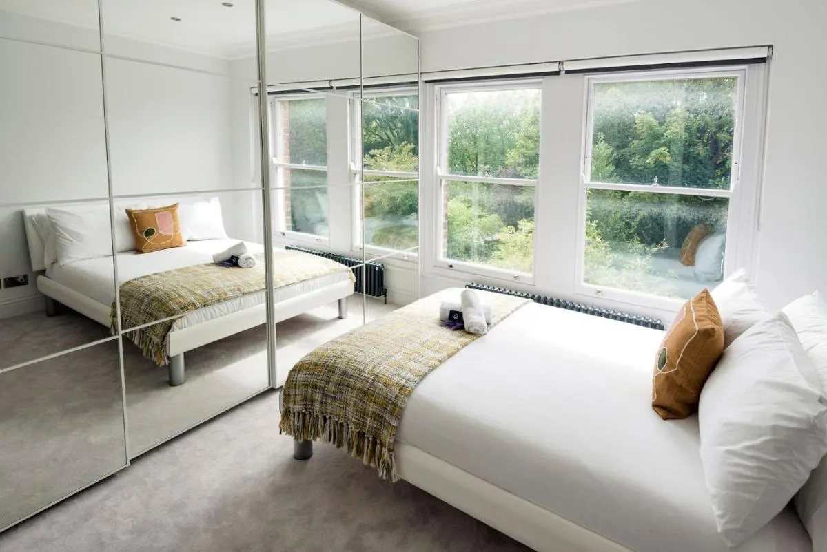 Image 4 of Modern and Bright Highgate Gem