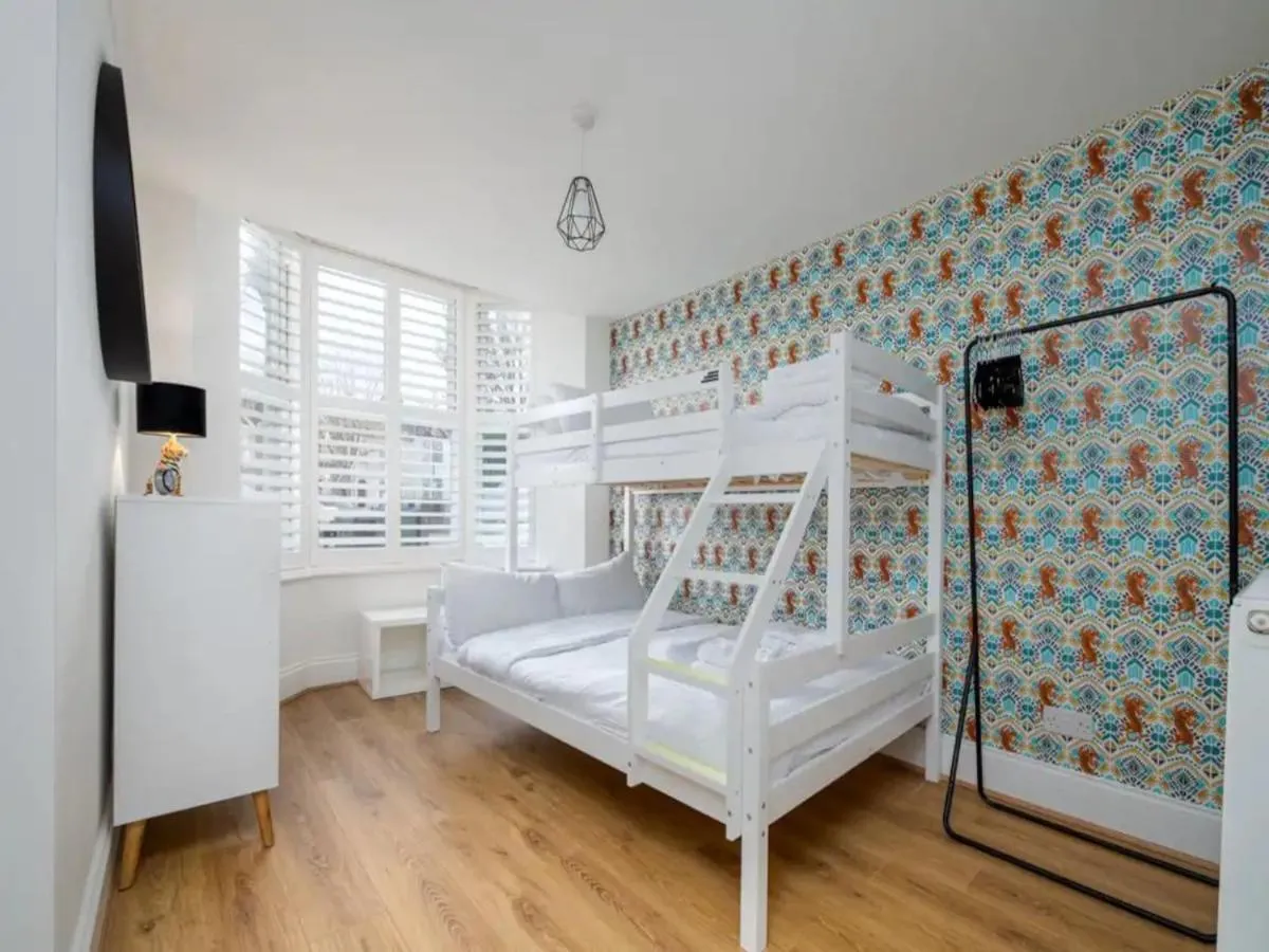 Image 2 of Modern and Bright Home Minutes From Central London – Pass the Keys