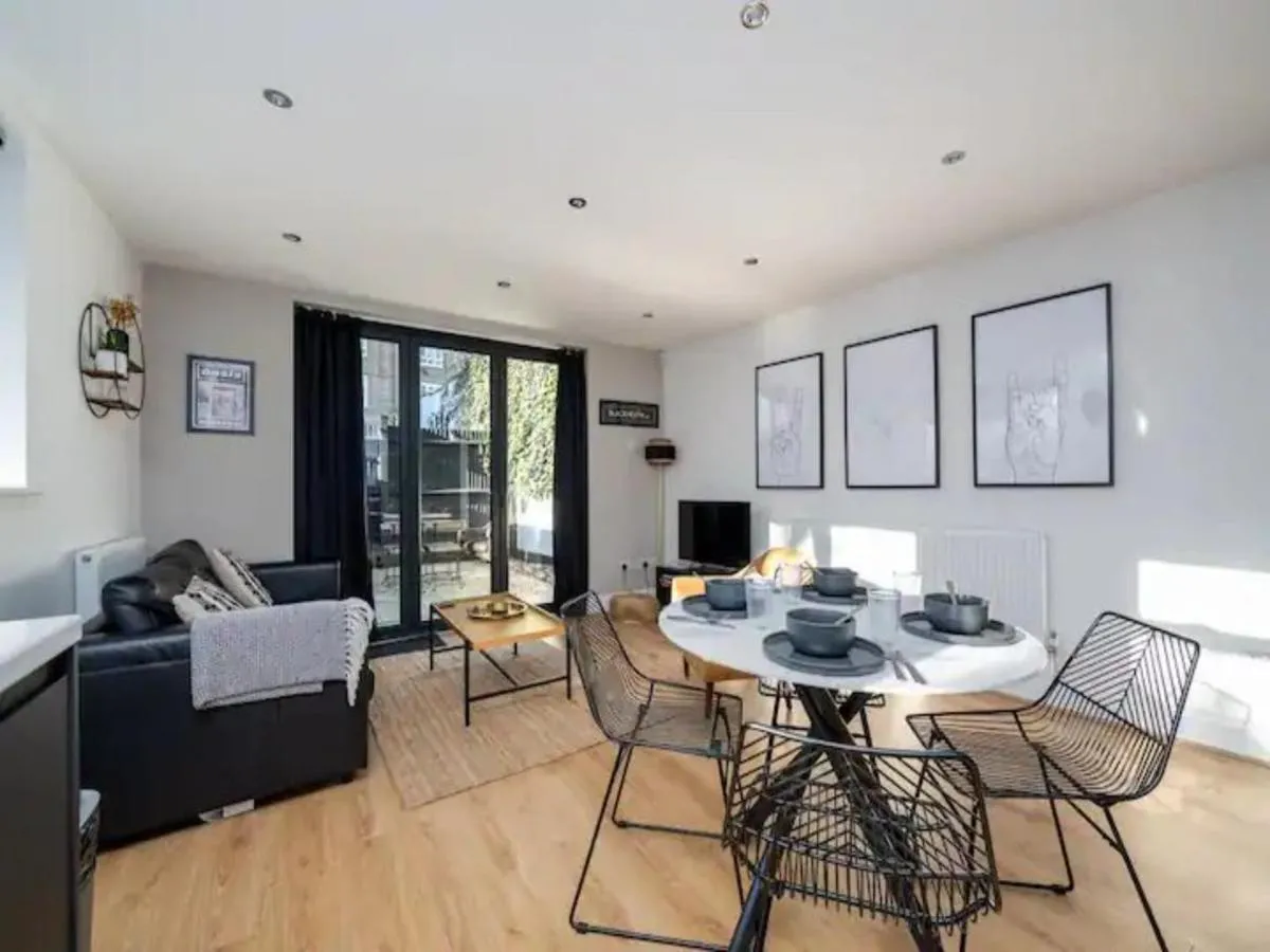 Image 4 of Modern and Bright Home Minutes From Central London – Pass the Keys