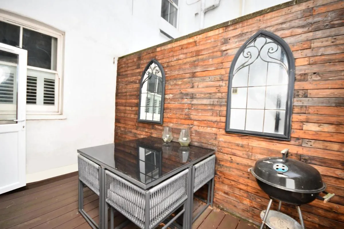 Image 3 of Modern and Cozy Flat in Chelsea