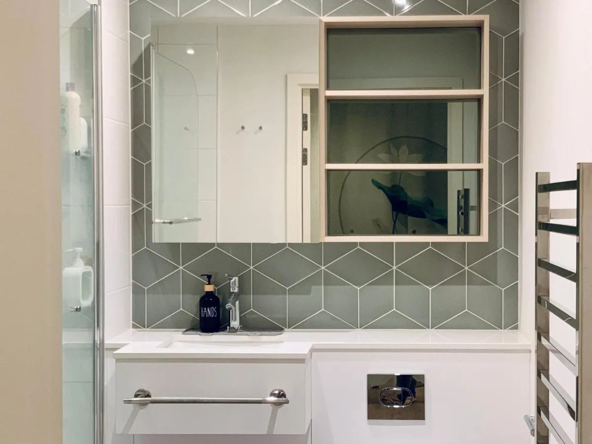 Image 3 of Modern and Cozy Studio Retreat by Alexandra Palace