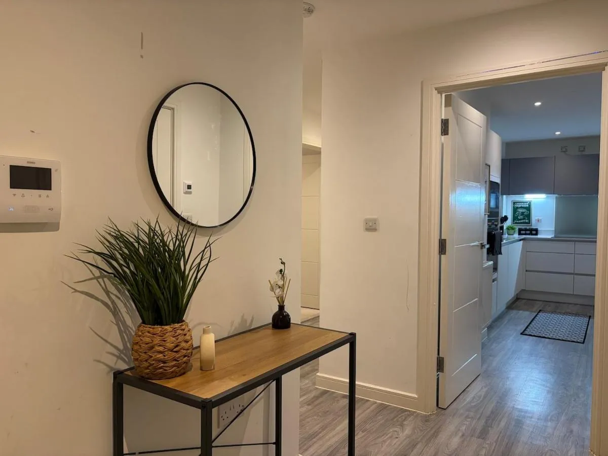 Image 3 of Modern and Spacious 3BR Flat W Balcony – Sleep 12