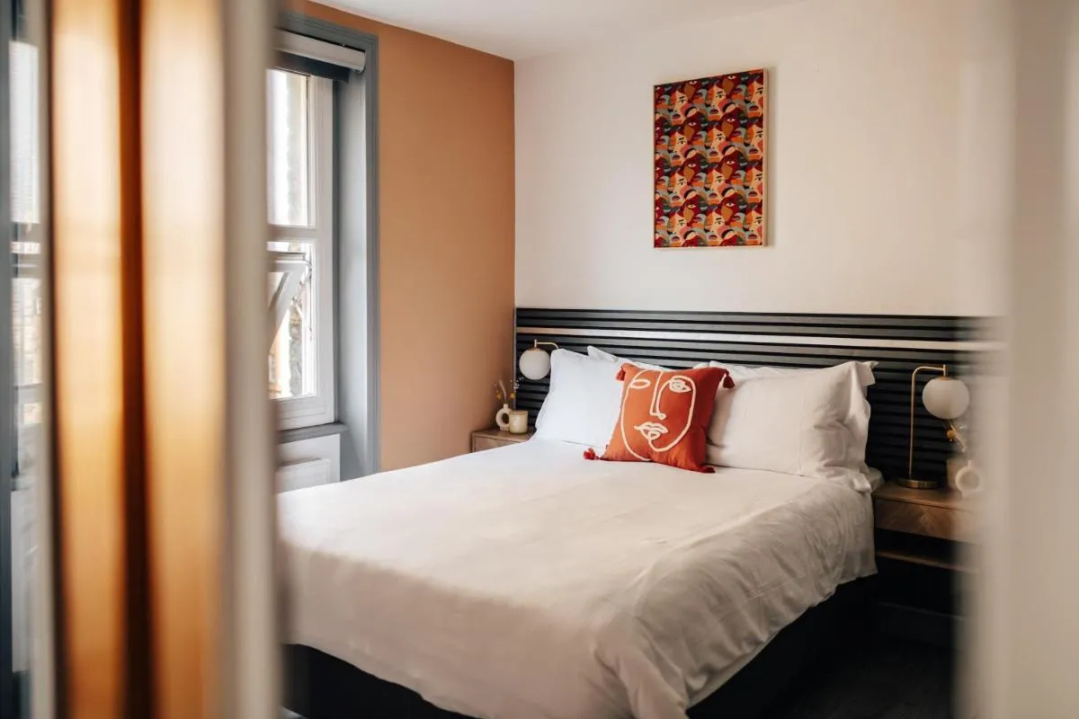 Image 5 of Modern and spacious duplex in Earls Court