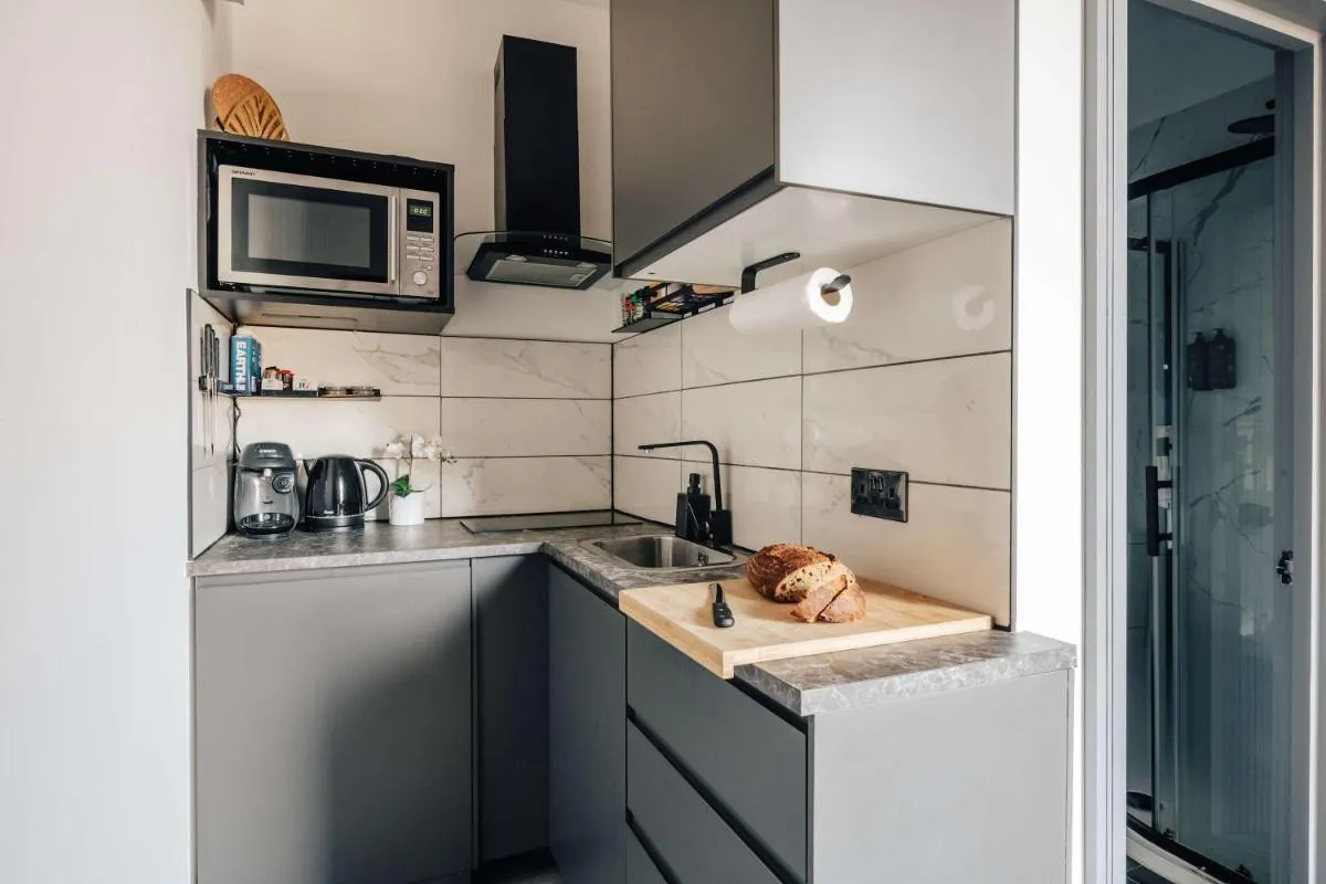 Image 3 of Modern and spacious duplex in Earls Court