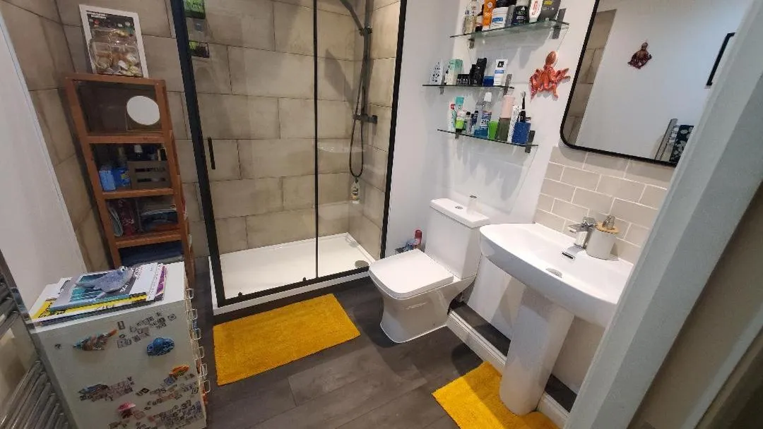 Image 3 of Modern and stylish flat