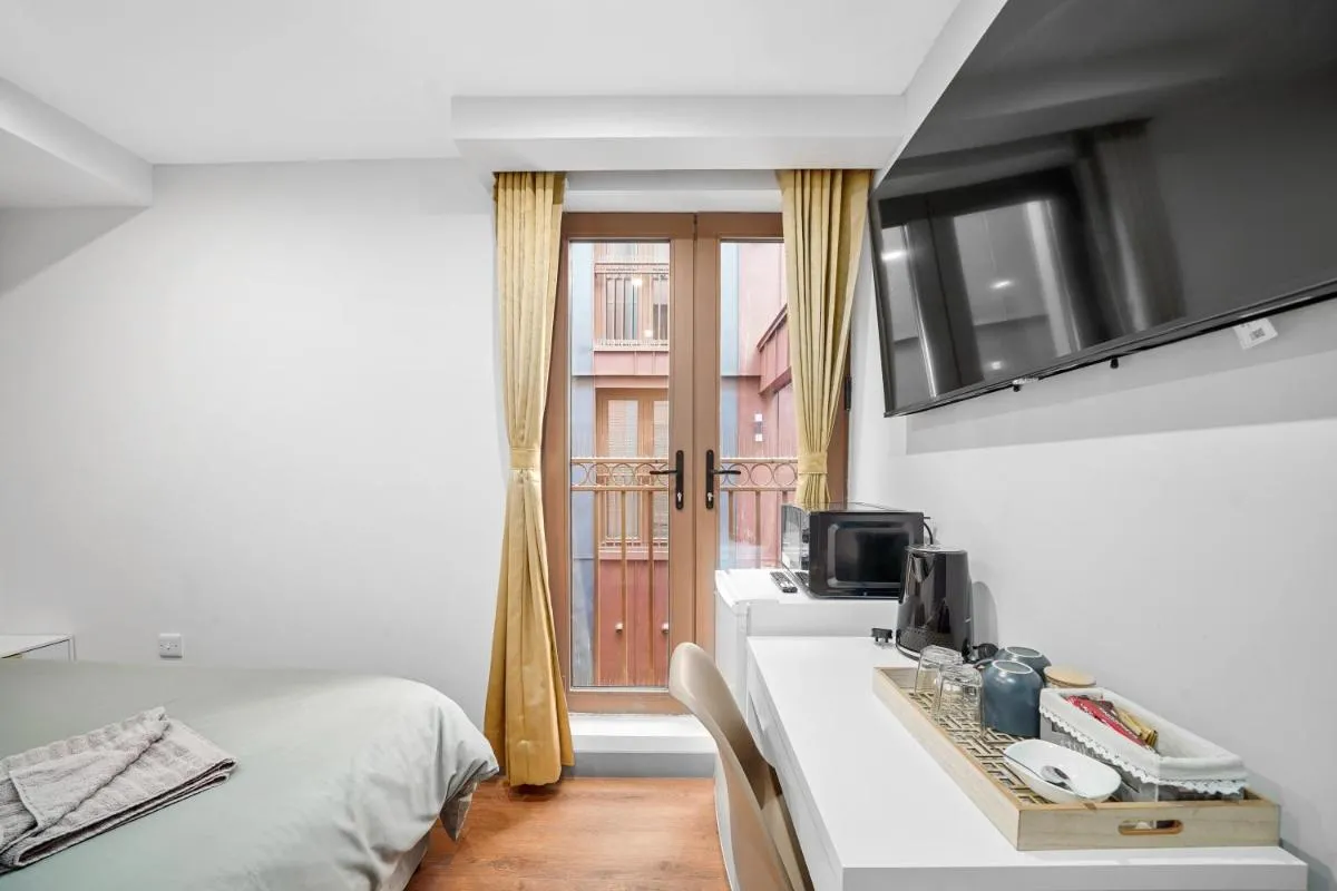 Image 5 of Modern aparthotel 1 minute away from Ilford station 20 minutes from Central London
