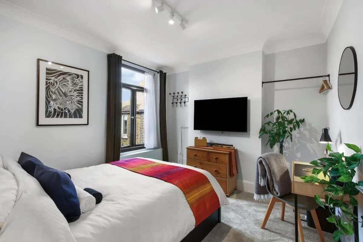 Image 5 of Modern city apartment