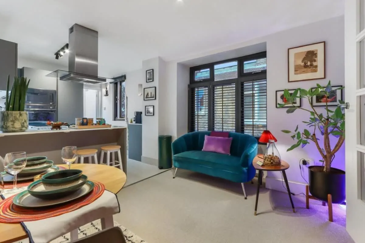 Image 4 of Modern city apartment